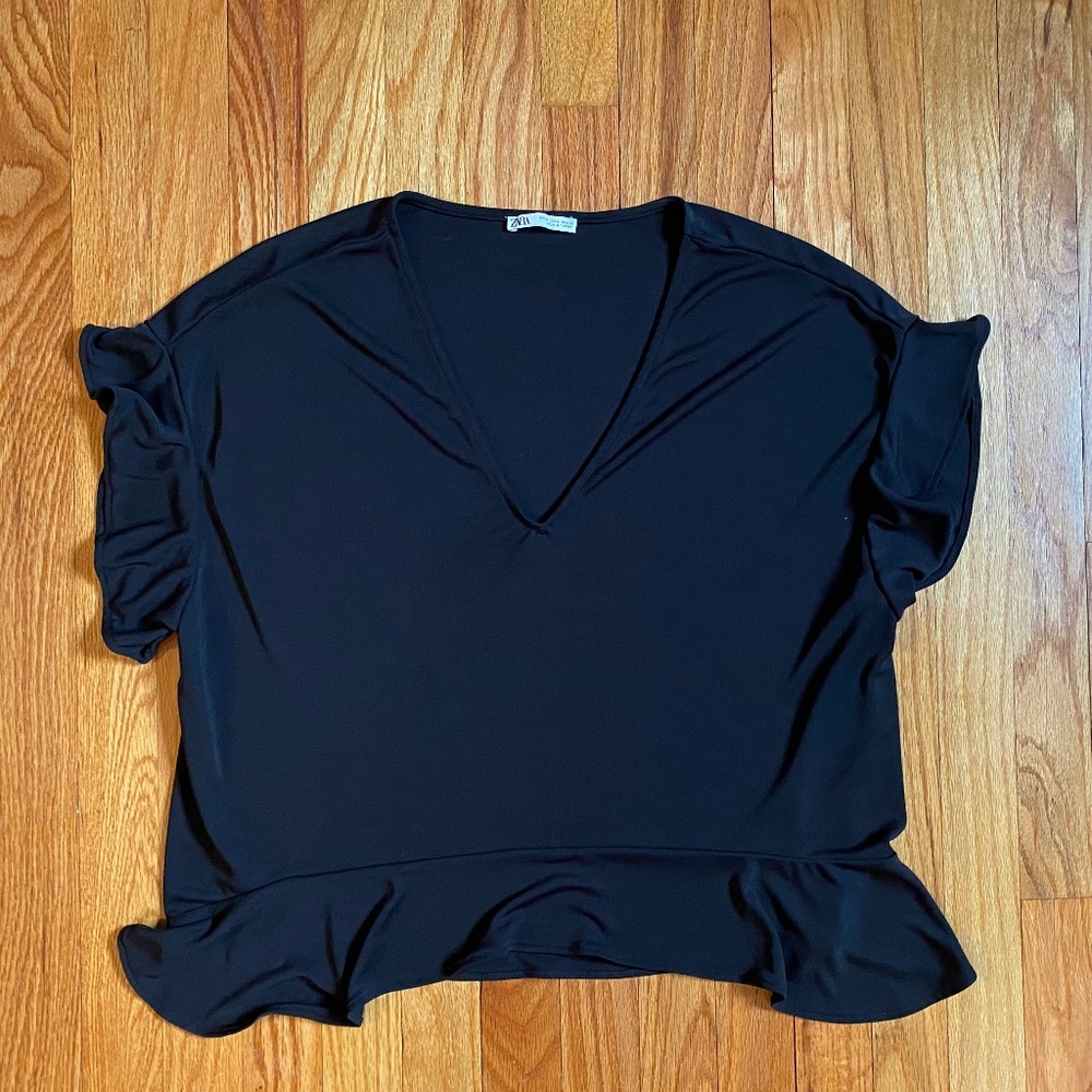 Women’s Zara Boxy Short Sleeve V Neck Top with Ruffles M